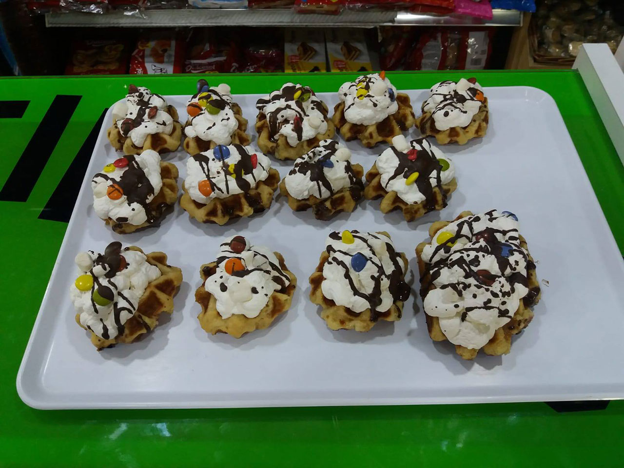 Mini gofres de nata y topping - Parada 24